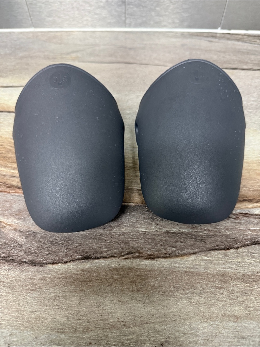 Pampered Chef Silicone Oven Mitts